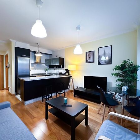 Apartamento Con Garaje, Centrico Y Luminoso Pontevedra Kültér fotó